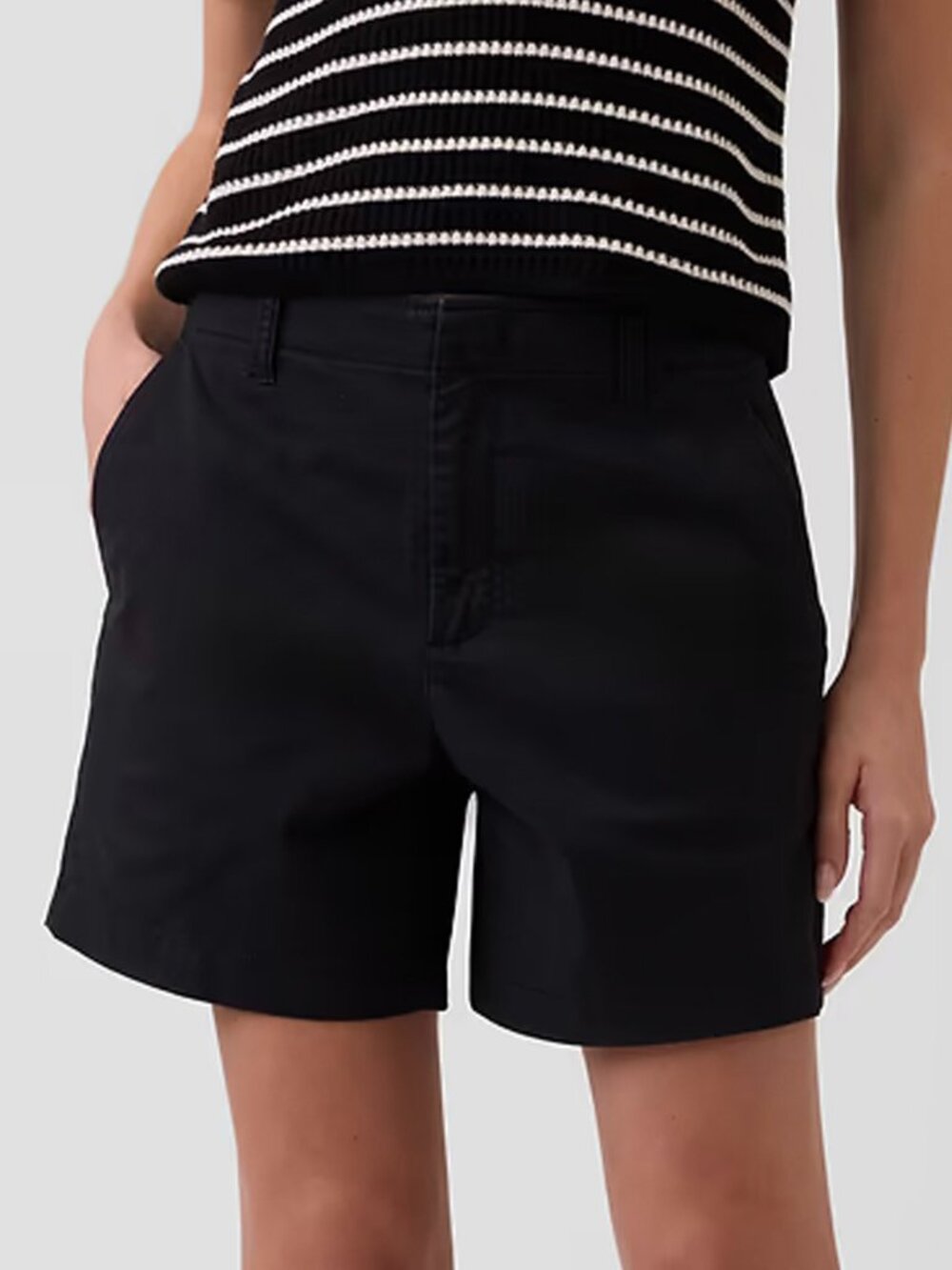 GAP Downtown Khaki Shorts Black Size 12 Mid Rise 5" Inseam